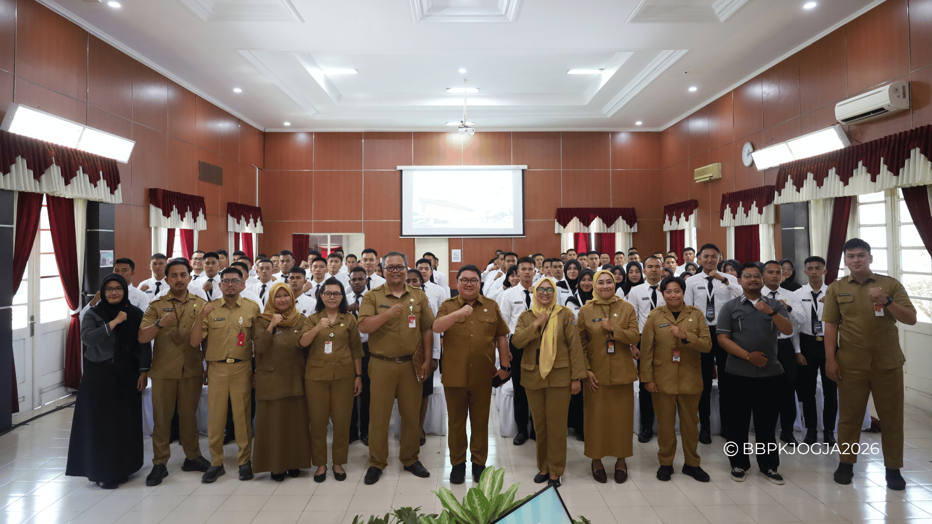Menyiapkan Generasi Baru: Menjungjung Tinggi Nilai Kebangsaan dan BerAKHLAK